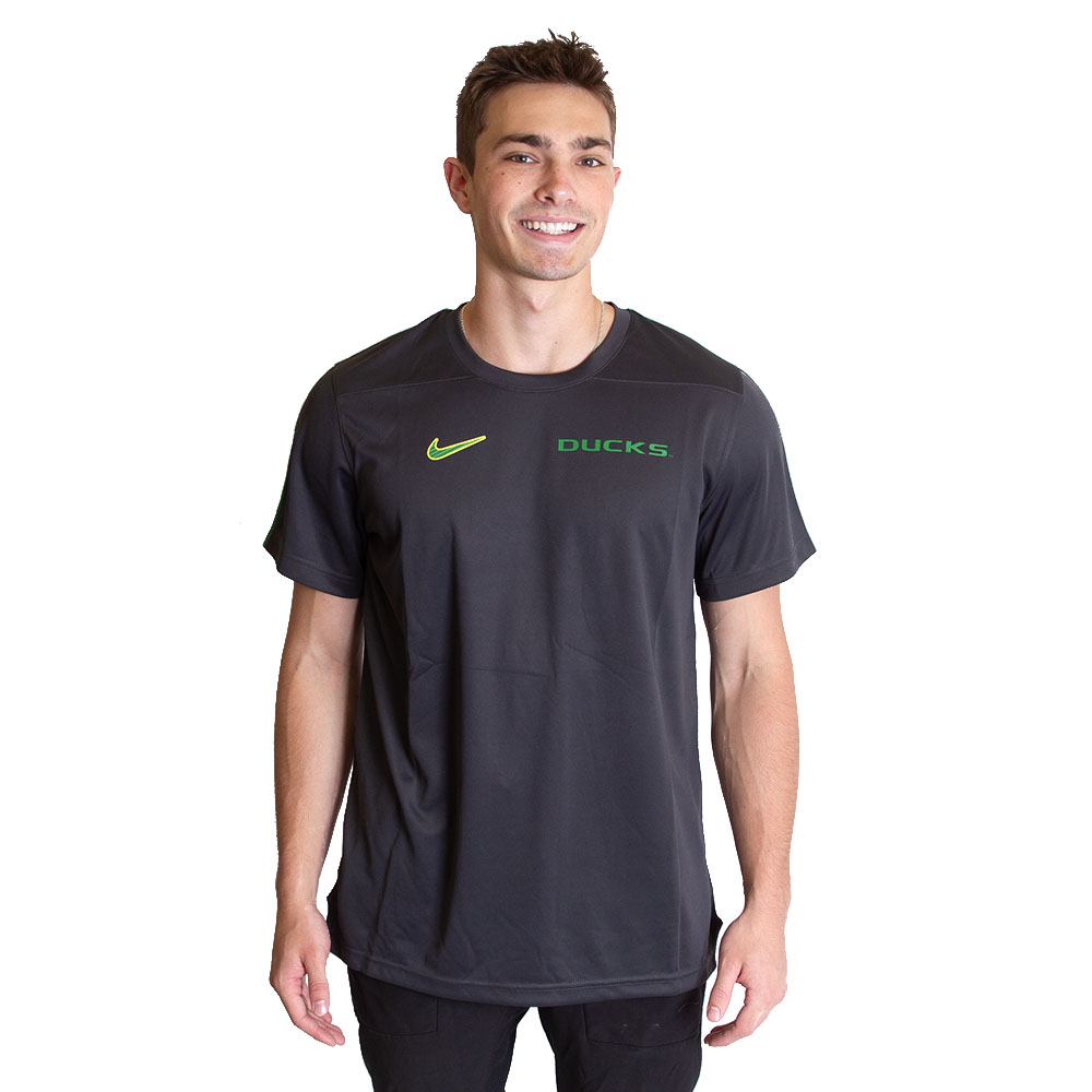 Anthracite Nike Dri-Fit UV Protection Coach Top 24 w Green Ducks Tee